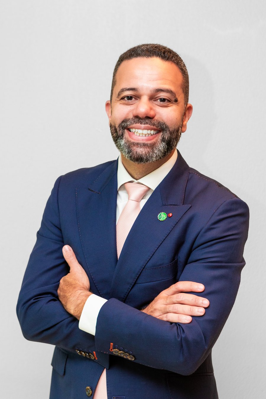 Dr. Marcos Adriano Jota de terno, Gerente Médico Nacional da MedSênior
