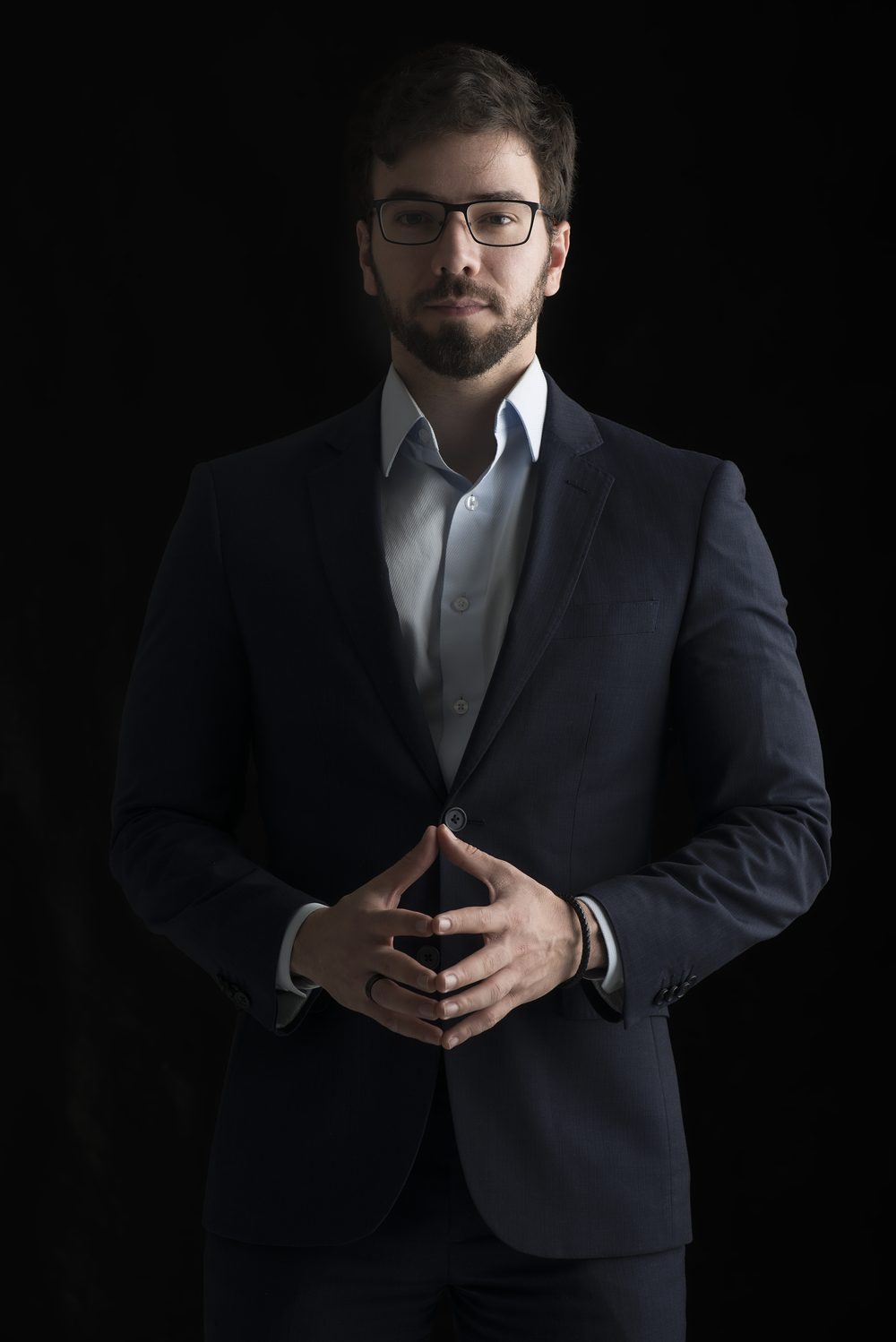 Retrato de Dr. Saulo Emanuel, autor de O médico que ninguém te ensina a ser